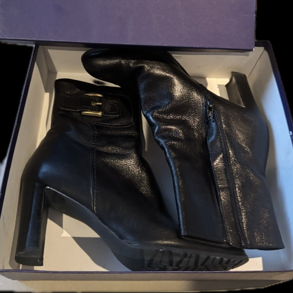 Stuart Weitzman Women's Leather Block Heel Boots Size 8.5M